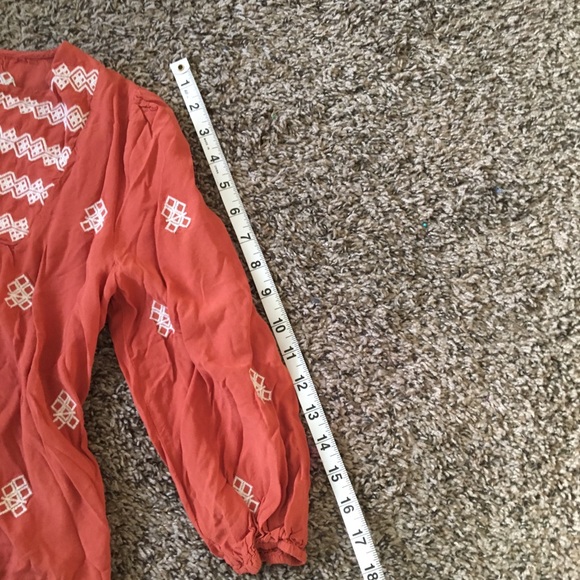 Embroidered peasant top trio - Picture 2 of 15